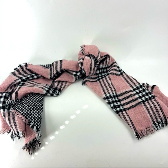 TAHARI reversible Scarf - Picture 2 of 9